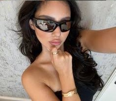 brunette 04